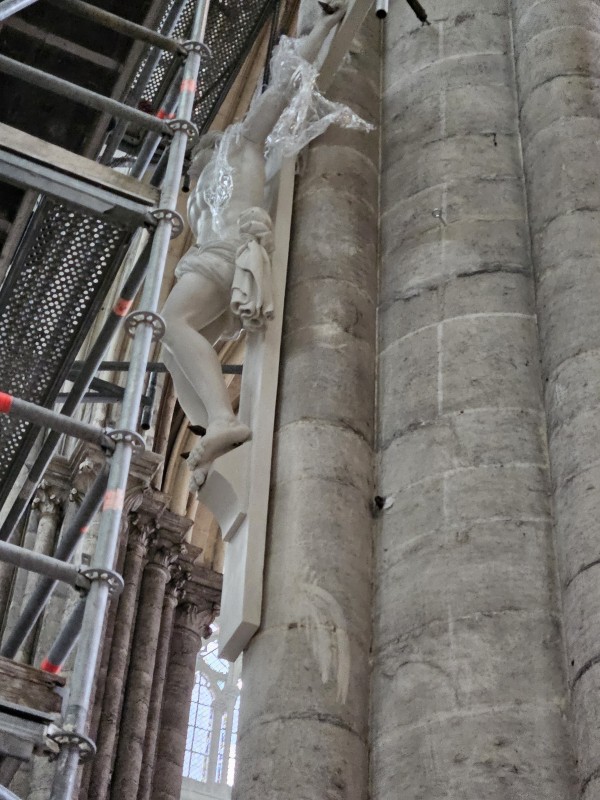Atelier Giordani - Conservation - Restauration
Edifice – Mobilier - Sculpture – Objets d’art – Moulage –
Pierre, bois métal, polychromie et dorure - Christ en croix de la Cathédrale Notre Dame - Bois polychrome - Nettoyage et refixage polychromie en concomitance
Purge et passivation des éléments ferreux corrodés
Consolidation des systèmes d’assemblages
Réintégration des éléments déchus et/ou mobiles
Comblement des manques et fissurations
Masticage des lacunes de surface
Réintégration colorée et harmonisation
Dépose et repose