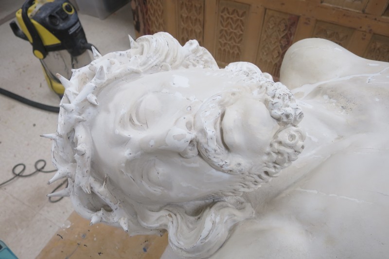 Atelier Giordani - Conservation - Restauration
Edifice – Mobilier - Sculpture – Objets d’art – Moulage –
Pierre, bois métal, polychromie et dorure - Christ en croix de la Cathédrale Notre Dame - Bois polychrome - Nettoyage et refixage polychromie en concomitance
Purge et passivation des éléments ferreux corrodés
Consolidation des systèmes d’assemblages
Réintégration des éléments déchus et/ou mobiles
Comblement des manques et fissurations
Masticage des lacunes de surface
Réintégration colorée et harmonisation
Dépose et repose