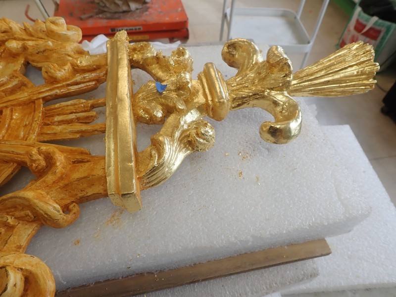 Atelier Giordani - Conservation - Restauration
Edifice – Mobilier - Sculpture – Objets d’art – Moulage –
Pierre, bois métal, polychromie et dorure - Conservation restauration d'une paire de reliquaires - Bois polychrome et dorure - Traitement insecticide par anoxie dynamique et pulvérisation au revers d’insecticide
Purge des zones trop altérées
Traitement de consolidation chimique du bois
Pose de pièce de renfort ponctuelle au revers et pose d’intissé polyester au revers pour consolidation structurelle
Comblement des fentes de dessiccation par application de flipots encollés
Bouchage des manques à la résine époxydique 
Complément des manques à la résine époxydique chargée en poudre de bois
Restitution d’une dorure à la mixtion avec patine et cirage à la ciremicrocristaline
Retouche du faux-marbre sur les socles par usage de peinture acrylique