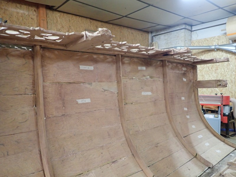 Atelier Giordani - Conservation - Restauration
Edifice – Mobilier - Sculpture – Objets d’art – Moulage –
Pierre, bois métal, polychromie et dorure - Conservation restauration de 2 retables baldaquin pour l'Eglise Saint Quentin - Bois polychrome - -	Dépoussiérage soigneux 
-	Purges des altération et anciennes restaurations
-	Traitement insecticide et fongicide
-	Consolidation chimide du bois
-	Révision des assemblages et resserrement des disjointoiements
-	Consolidation par pièces de renforts et greffes de bois de même essence
-	Bouchages et modelage des manques à la résine époxydique
-	Nettoyage des surfaces
-	Masticage des lacunes de surface
-	Traitement des éléments métalliques
-	Harmonisation colorée des surfaces
-	Restauration des statues
-      Dégagement de polychromie de la Statue de la Vierge à l'enfant