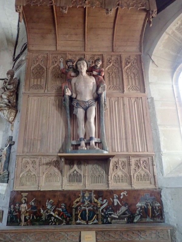 Atelier Giordani - Conservation - Restauration
Edifice – Mobilier - Sculpture – Objets d’art – Moulage –
Pierre, bois métal, polychromie et dorure - Conservation restauration de 2 retables baldaquin pour l'Eglise Saint Quentin - Bois polychrome - -	Dépoussiérage soigneux 
-	Purges des altération et anciennes restaurations
-	Traitement insecticide et fongicide
-	Consolidation chimide du bois
-	Révision des assemblages et resserrement des disjointoiements
-	Consolidation par pièces de renforts et greffes de bois de même essence
-	Bouchages et modelage des manques à la résine époxydique
-	Nettoyage des surfaces
-	Masticage des lacunes de surface
-	Traitement des éléments métalliques
-	Harmonisation colorée des surfaces
-	Restauration des statues
-      Dégagement de polychromie de la Statue de la Vierge à l'enfant