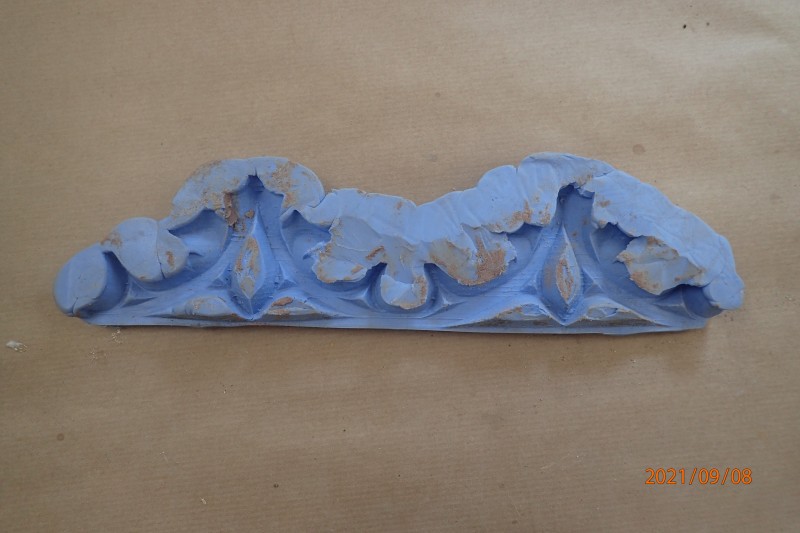 Atelier Giordani - Conservation - Restauration
Edifice – Mobilier - Sculpture – Objets d’art – Moulage –
Pierre, bois métal, polychromie et dorure - Conservation restauration de 2 retables baldaquin pour l'Eglise Saint Quentin - Bois polychrome - -	Dépoussiérage soigneux 
-	Purges des altération et anciennes restaurations
-	Traitement insecticide et fongicide
-	Consolidation chimide du bois
-	Révision des assemblages et resserrement des disjointoiements
-	Consolidation par pièces de renforts et greffes de bois de même essence
-	Bouchages et modelage des manques à la résine époxydique
-	Nettoyage des surfaces
-	Masticage des lacunes de surface
-	Traitement des éléments métalliques
-	Harmonisation colorée des surfaces
-	Restauration des statues
-      Dégagement de polychromie de la Statue de la Vierge à l'enfant