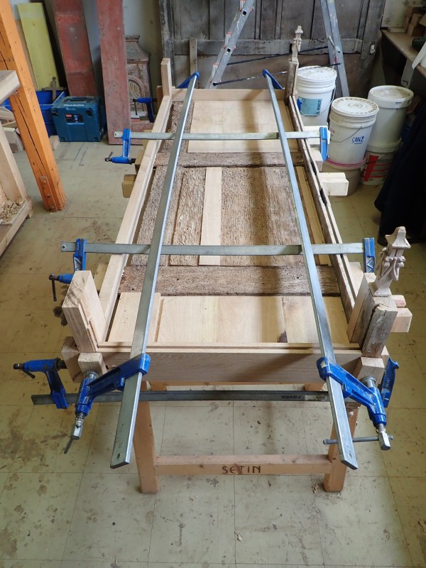 Atelier Giordani - Conservation - Restauration
Edifice – Mobilier - Sculpture – Objets d’art – Moulage –
Pierre, bois métal, polychromie et dorure - Conservation restauration de 2 retables baldaquin pour l'Eglise Saint Quentin - Bois polychrome - -	Dépoussiérage soigneux 
-	Purges des altération et anciennes restaurations
-	Traitement insecticide et fongicide
-	Consolidation chimide du bois
-	Révision des assemblages et resserrement des disjointoiements
-	Consolidation par pièces de renforts et greffes de bois de même essence
-	Bouchages et modelage des manques à la résine époxydique
-	Nettoyage des surfaces
-	Masticage des lacunes de surface
-	Traitement des éléments métalliques
-	Harmonisation colorée des surfaces
-	Restauration des statues
-      Dégagement de polychromie de la Statue de la Vierge à l'enfant