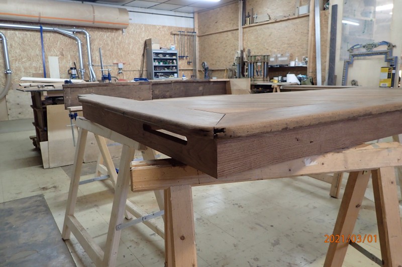 Atelier Giordani - Conservation - Restauration
Edifice – Mobilier - Sculpture – Objets d’art – Moulage –
Pierre, bois métal, polychromie et dorure - Conservation restauration de 2 retables baldaquin pour l'Eglise Saint Quentin - Bois polychrome - -	Dépoussiérage soigneux 
-	Purges des altération et anciennes restaurations
-	Traitement insecticide et fongicide
-	Consolidation chimide du bois
-	Révision des assemblages et resserrement des disjointoiements
-	Consolidation par pièces de renforts et greffes de bois de même essence
-	Bouchages et modelage des manques à la résine époxydique
-	Nettoyage des surfaces
-	Masticage des lacunes de surface
-	Traitement des éléments métalliques
-	Harmonisation colorée des surfaces
-	Restauration des statues
-      Dégagement de polychromie de la Statue de la Vierge à l'enfant