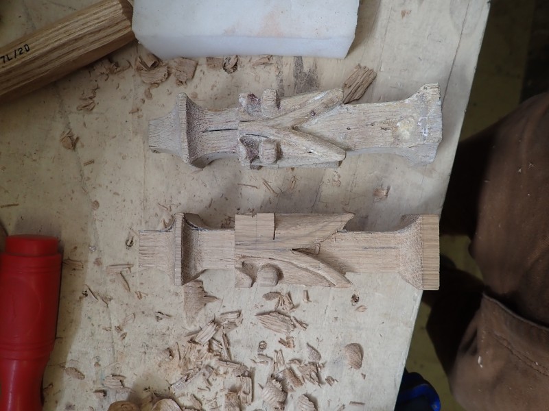 Atelier Giordani - Conservation - Restauration
Edifice – Mobilier - Sculpture – Objets d’art – Moulage –
Pierre, bois métal, polychromie et dorure - Conservation restauration de 2 retables baldaquin pour l'Eglise Saint Quentin - Bois polychrome - -	Dépoussiérage soigneux 
-	Purges des altération et anciennes restaurations
-	Traitement insecticide et fongicide
-	Consolidation chimide du bois
-	Révision des assemblages et resserrement des disjointoiements
-	Consolidation par pièces de renforts et greffes de bois de même essence
-	Bouchages et modelage des manques à la résine époxydique
-	Nettoyage des surfaces
-	Masticage des lacunes de surface
-	Traitement des éléments métalliques
-	Harmonisation colorée des surfaces
-	Restauration des statues
-      Dégagement de polychromie de la Statue de la Vierge à l'enfant