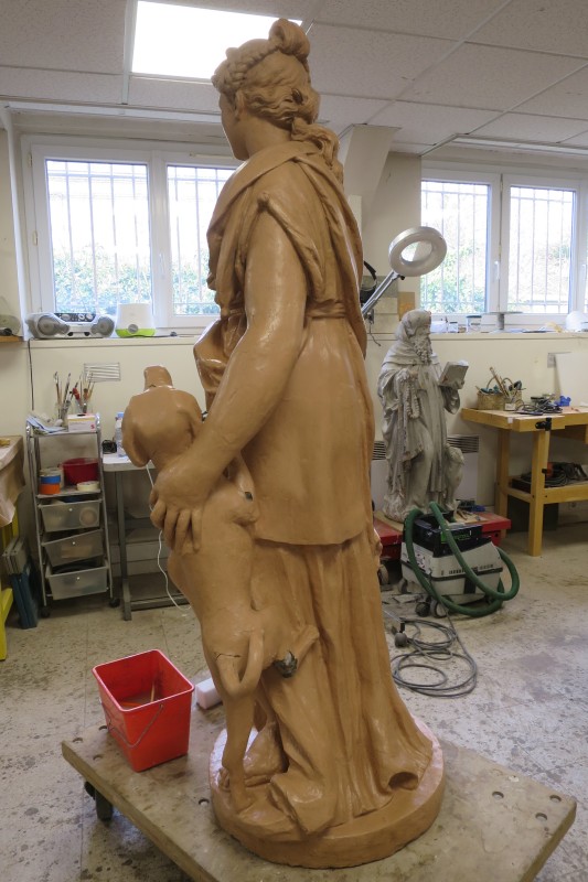 Atelier Giordani - Conservation - Restauration
Edifice – Mobilier - Sculpture – Objets d’art – Moulage –
Pierre, bois métal, polychromie et dorure - Conservation restauration de 2 statues en terre cuite du jardin du Château d'Omonville - Terre cuite - - Dépose et transfert en atelier
- Repérage des fragments déposés
- Purge des anciennes restaurations et badigeons écaillant
- Traitement biocide
-  Dépoussiérage soigneux sous aspiration contrôlée
- Pré-consolidation du support
- Re-fixage de polychromie
- Nettoyage 
- Consolidation du support
- Re-fixage du badigeon
- Goujonnages et collage
- Renforts structurels
- Comblement et remodelage des manques
- Comblement des fissures par coulis de chaux
- Retouche colorées et harmonisation
- Repose et scellement