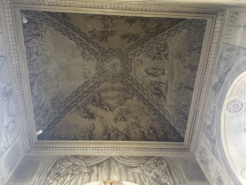 Atelier Giordani - Conservation - Restauration
Edifice – Mobilier - Sculpture – Objets d’art – Moulage –
Pierre, bois métal, polychromie et dorure - Conservation restauration de la Chapelle mortuaire de l'Eglise Sainte Cécile - Maçonnerie et plâtre
décors peint
Dorure - ENDUITS MURAUX PEINTS: 
Consolidation des enduits muraux
Dévernissage et nettoyage des peintures murales 
Refixage des écailles pulvérulentes de polychromie 
Comblement des fissurations et manques au niveau des enduits muraux
Réintégration colorée

STATUE SAINT EVEQUE: 
Dépoussiérage et traitement insecticide
Consolidation du bois et des assemblages 
Nettoyage de la crasse indurée en surface 
Réintégration des éléments mobiles
Comblement et masticage des manques et lacunes 
Réintégration colorée et de dorure

MAUSOLE ET AUTEL: 
Consolidation chimique de la pierre fragilisée
Nettoyage des surfaces
Assemblage et collage des éléments mobiles et déchus 
Moulage des bustes et putti manquants
Comblements des manques, bouchages et ragréage de finitions
Retouches colorées et de dorures, lustrage
Repose des bas-reliefs et table d'autel traités en atelier