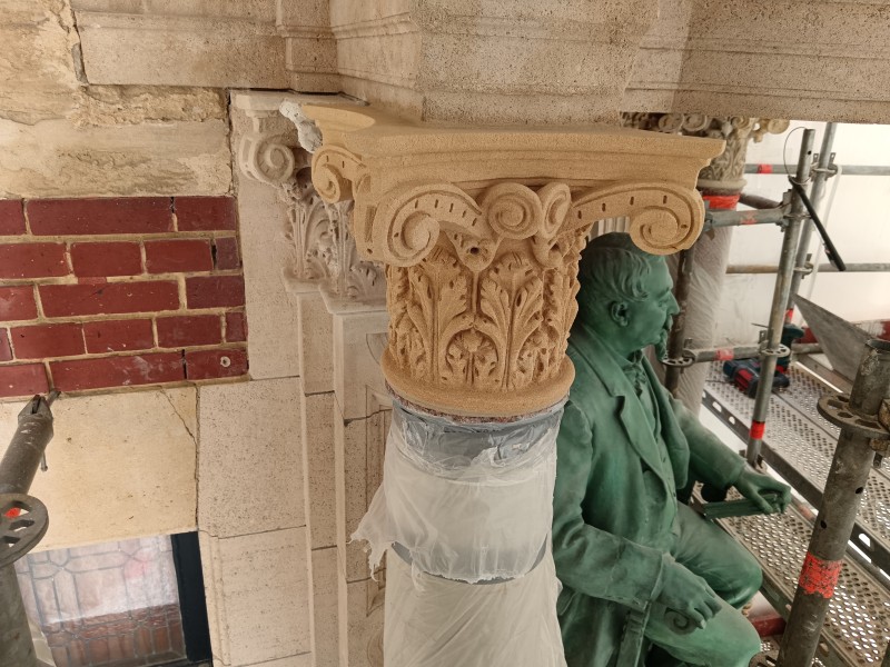 Atelier Giordani - Conservation - Restauration
Edifice – Mobilier - Sculpture – Objets d’art – Moulage –
Pierre, bois métal, polychromie et dorure - Conservation restauration du monument Alexandre Legrand au Palais des Bénédictines - Pierre, statue et pinacle en bronze - Traitement biocide
Nettoyage par microsablage sur le support pierreux
Nettoyage par application de compresses de pulpe de cellulose avec agent complexant EDTA 
Restitution des manques par prises d'empreintes en élastomère et tirés au mortier Altar
Greffe d'un chapiteau
Ragréage des lacunes au mortier Altar
Patine d'harmonisation du support pierreux

Nettoyage de la statue en bronze par microabrasion
Réalisation d'une patine vert-de-gris
Cirage

Nettoyage par microabrasion sur pinacle en bronze
Passivation du support
Cirage