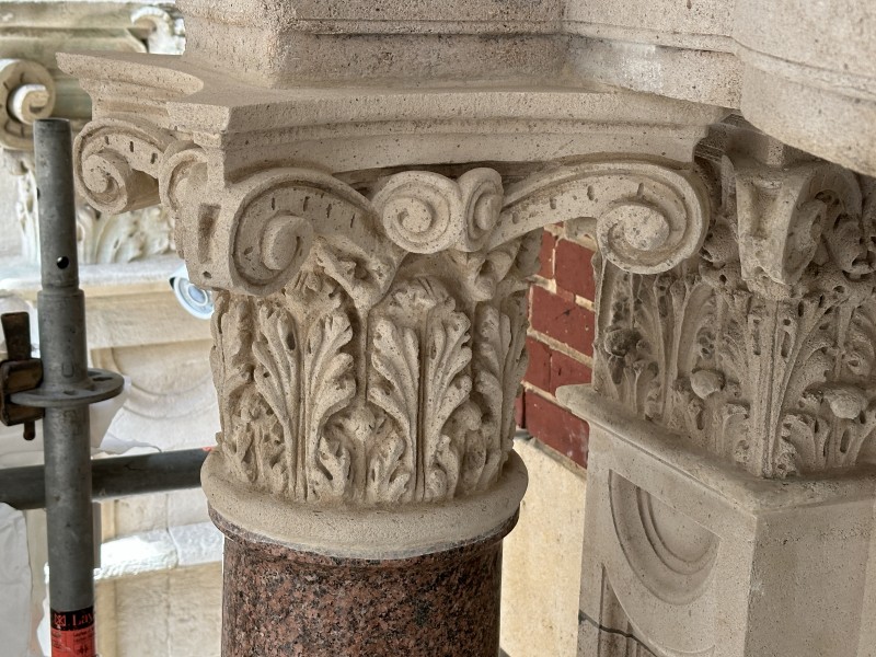 Atelier Giordani - Conservation - Restauration
Edifice – Mobilier - Sculpture – Objets d’art – Moulage –
Pierre, bois métal, polychromie et dorure - Conservation restauration du monument Alexandre Legrand au Palais des Bénédictines - Pierre, statue et pinacle en bronze - Traitement biocide
Nettoyage par microsablage sur le support pierreux
Nettoyage par application de compresses de pulpe de cellulose avec agent complexant EDTA 
Restitution des manques par prises d'empreintes en élastomère et tirés au mortier Altar
Greffe d'un chapiteau
Ragréage des lacunes au mortier Altar
Patine d'harmonisation du support pierreux

Nettoyage de la statue en bronze par microabrasion
Réalisation d'une patine vert-de-gris
Cirage

Nettoyage par microabrasion sur pinacle en bronze
Passivation du support
Cirage