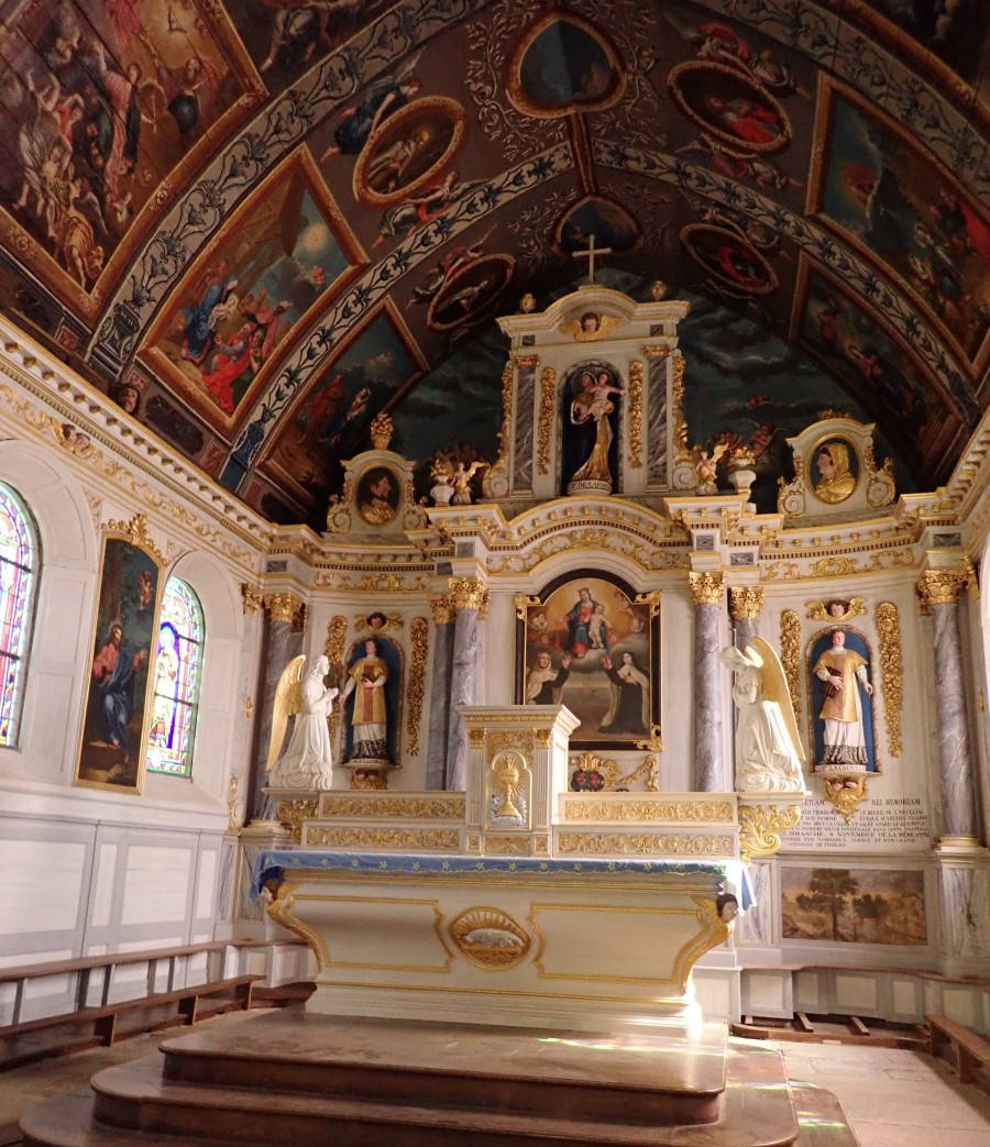 Atelier Giordani - Conservation - Restauration
Edifice – Mobilier - Sculpture – Objets d’art – Moulage –
Pierre, bois métal, polychromie et dorure - Conservation-restauration – Retable majeur - Bois peint - OPÉRATIONS RÉALISÉES
-	Dépose, transfert et dépoussiérage
-	Traitement insecticide curatif et consolidation des bois 
-	Révision et consolidation des assemblages
-	Restitution et compléments des éléments manquants
-	Greffes
-	Nettoyage et fixage
-	Masticages, réintégrations colorées, 
dorure à la mixtion et mises en cire
- Transfert et repose