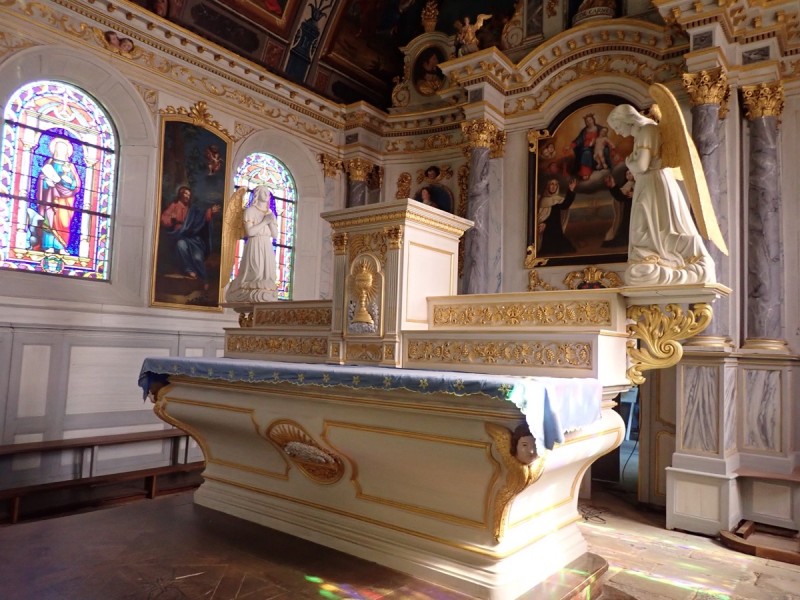 Atelier Giordani - Conservation - Restauration
Edifice – Mobilier - Sculpture – Objets d’art – Moulage –
Pierre, bois métal, polychromie et dorure - Conservation-restauration – Retable majeur - Bois peint - OPÉRATIONS RÉALISÉES
-	Dépose, transfert et dépoussiérage
-	Traitement insecticide curatif et consolidation des bois 
-	Révision et consolidation des assemblages
-	Restitution et compléments des éléments manquants
-	Greffes
-	Nettoyage et fixage
-	Masticages, réintégrations colorées, 
dorure à la mixtion et mises en cire
- Transfert et repose