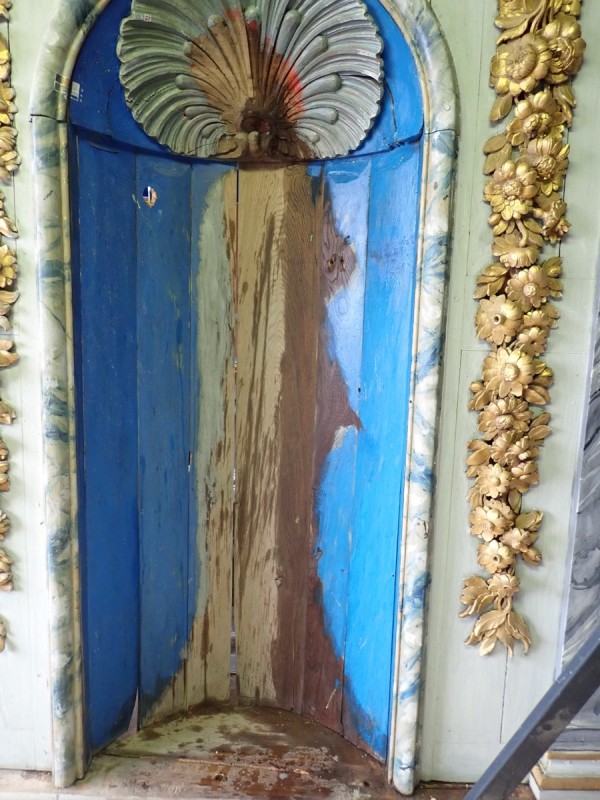 Atelier Giordani - Conservation - Restauration
Edifice – Mobilier - Sculpture – Objets d’art – Moulage –
Pierre, bois métal, polychromie et dorure - Conservation-restauration – Retable majeur - Bois peint - OPÉRATIONS RÉALISÉES
-	Dépose, transfert et dépoussiérage
-	Traitement insecticide curatif et consolidation des bois 
-	Révision et consolidation des assemblages
-	Restitution et compléments des éléments manquants
-	Greffes
-	Nettoyage et fixage
-	Masticages, réintégrations colorées, 
dorure à la mixtion et mises en cire
- Transfert et repose