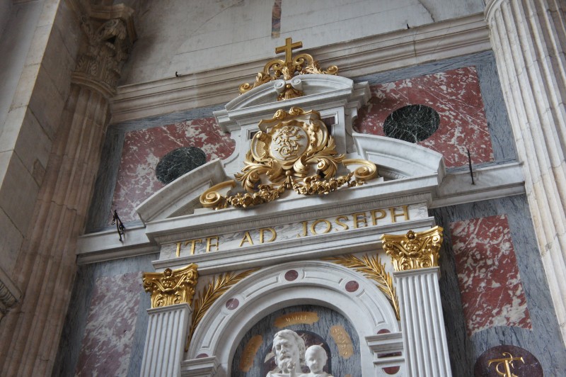 Atelier Giordani - Conservation - Restauration
Edifice – Mobilier - Sculpture – Objets d’art – Moulage –
Pierre, bois métal, polychromie et dorure - Conservation restauration retable St Joseph de la Basilique Notre-Dame - Bois - Marbre - Dorure - - Dépose-repose et transfert en atelier des ornements pour interventions
- Traitement insecticide des ornements bois
- Dépoussiérage soigneux
- Consolidation chimique du bois
- Nettoyage au TAC
- Passivation des éléments ferreux
- Vérification des systèmes d'assemblages
- Restitutions par goujonnage et collage des éléments mobiles et éléments modelés
- Comblements des manques et lacunes
- Masticage des lacunes de surfaces
- Réintégration colorées ponctuelles
- Dorures à la mixtion