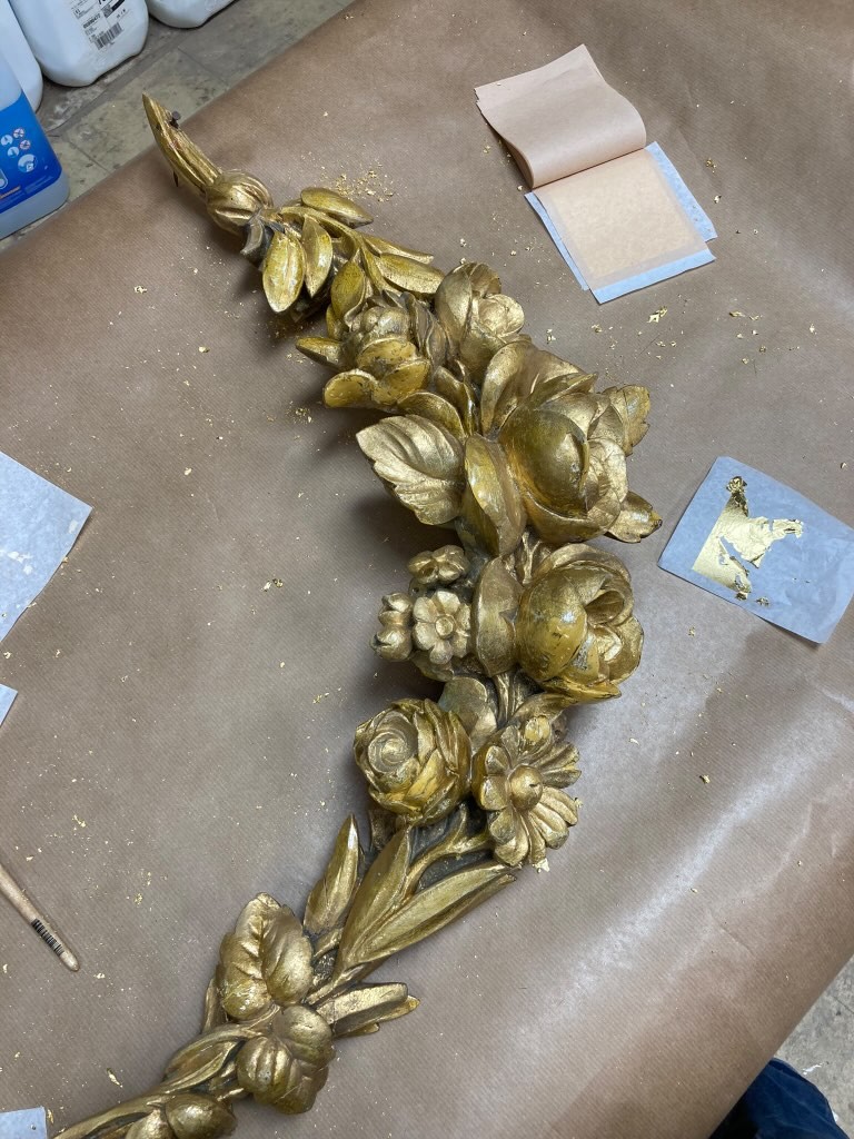 Atelier Giordani - Conservation - Restauration
Edifice – Mobilier - Sculpture – Objets d’art – Moulage –
Pierre, bois métal, polychromie et dorure - Conservation restauration retable St Joseph de la Basilique Notre-Dame - Bois - Marbre - Dorure - - Dépose-repose et transfert en atelier des ornements pour interventions
- Traitement insecticide des ornements bois
- Dépoussiérage soigneux
- Consolidation chimique du bois
- Nettoyage au TAC
- Passivation des éléments ferreux
- Vérification des systèmes d'assemblages
- Restitutions par goujonnage et collage des éléments mobiles et éléments modelés
- Comblements des manques et lacunes
- Masticage des lacunes de surfaces
- Réintégration colorées ponctuelles
- Dorures à la mixtion