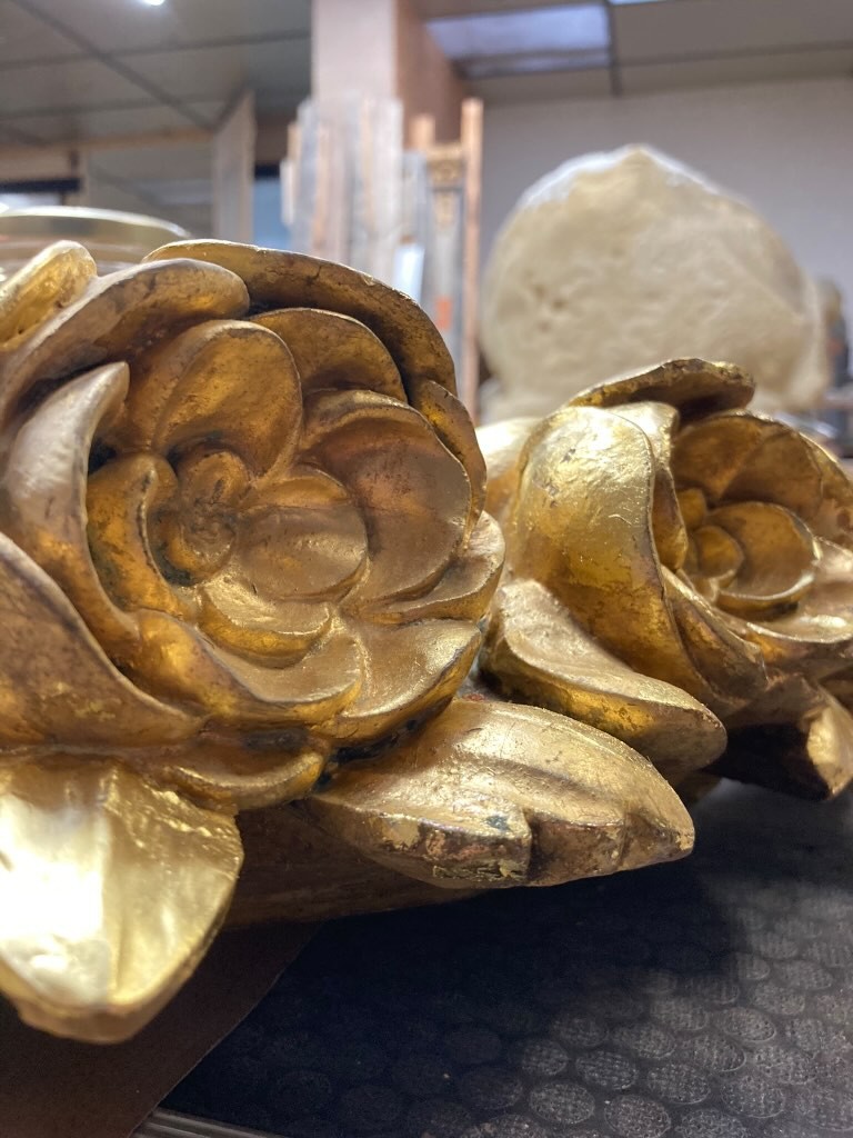 Atelier Giordani - Conservation - Restauration
Edifice – Mobilier - Sculpture – Objets d’art – Moulage –
Pierre, bois métal, polychromie et dorure - Conservation restauration retable St Joseph de la Basilique Notre-Dame - Bois - Marbre - Dorure - - Dépose-repose et transfert en atelier des ornements pour interventions
- Traitement insecticide des ornements bois
- Dépoussiérage soigneux
- Consolidation chimique du bois
- Nettoyage au TAC
- Passivation des éléments ferreux
- Vérification des systèmes d'assemblages
- Restitutions par goujonnage et collage des éléments mobiles et éléments modelés
- Comblements des manques et lacunes
- Masticage des lacunes de surfaces
- Réintégration colorées ponctuelles
- Dorures à la mixtion