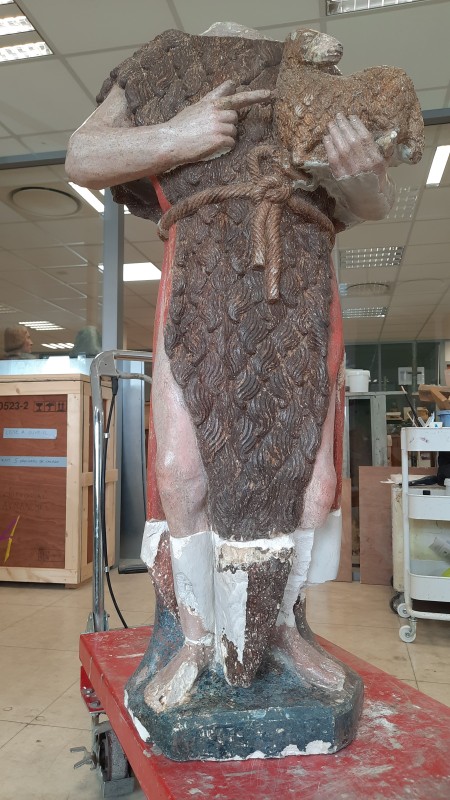 Atelier Giordani - Conservation - Restauration
Edifice – Mobilier - Sculpture – Objets d’art – Moulage –
Pierre, bois métal, polychromie et dorure - Dégagement d'une statue de St Jean-Baptiste en pierre - Pierre polychrome - -transport aller/retour en atelier
- Dégagement mécanique des surpeints sous lunettes binoculaire
- Purge des anciennes restaurations et reprise reprise au polyfila des zones à combler et modeler
- Scellement de la tête et de la terrasse par goujon en inox et colle Hilti
- Retouche colorée
- Repose et fixation