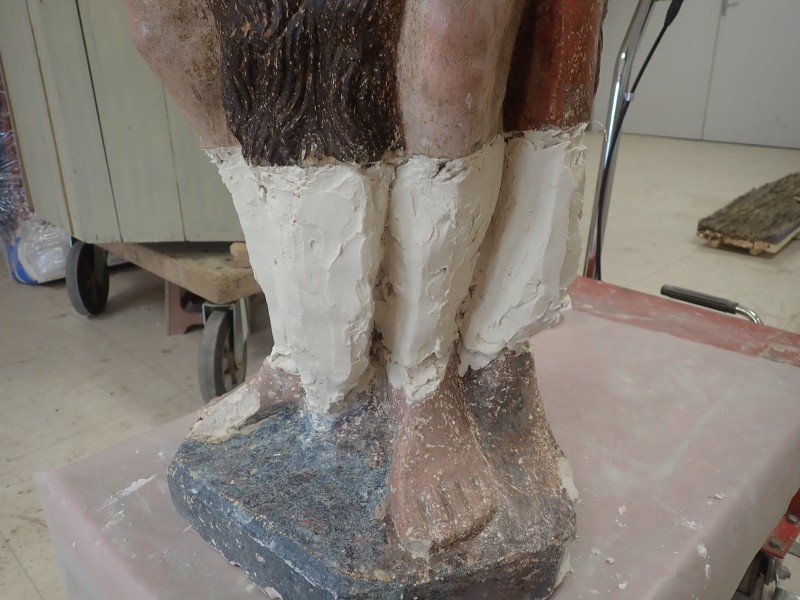Atelier Giordani - Conservation - Restauration
Edifice – Mobilier - Sculpture – Objets d’art – Moulage –
Pierre, bois métal, polychromie et dorure - Dégagement d'une statue de St Jean-Baptiste en pierre - Pierre polychrome - -transport aller/retour en atelier
- Dégagement mécanique des surpeints sous lunettes binoculaire
- Purge des anciennes restaurations et reprise reprise au polyfila des zones à combler et modeler
- Scellement de la tête et de la terrasse par goujon en inox et colle Hilti
- Retouche colorée
- Repose et fixation