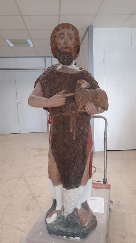 Atelier Giordani - Conservation - Restauration
Edifice – Mobilier - Sculpture – Objets d’art – Moulage –
Pierre, bois métal, polychromie et dorure - Dégagement d'une statue de St Jean-Baptiste en pierre - Pierre polychrome - -transport aller/retour en atelier
- Dégagement mécanique des surpeints sous lunettes binoculaire
- Purge des anciennes restaurations et reprise reprise au polyfila des zones à combler et modeler
- Scellement de la tête et de la terrasse par goujon en inox et colle Hilti
- Retouche colorée
- Repose et fixation