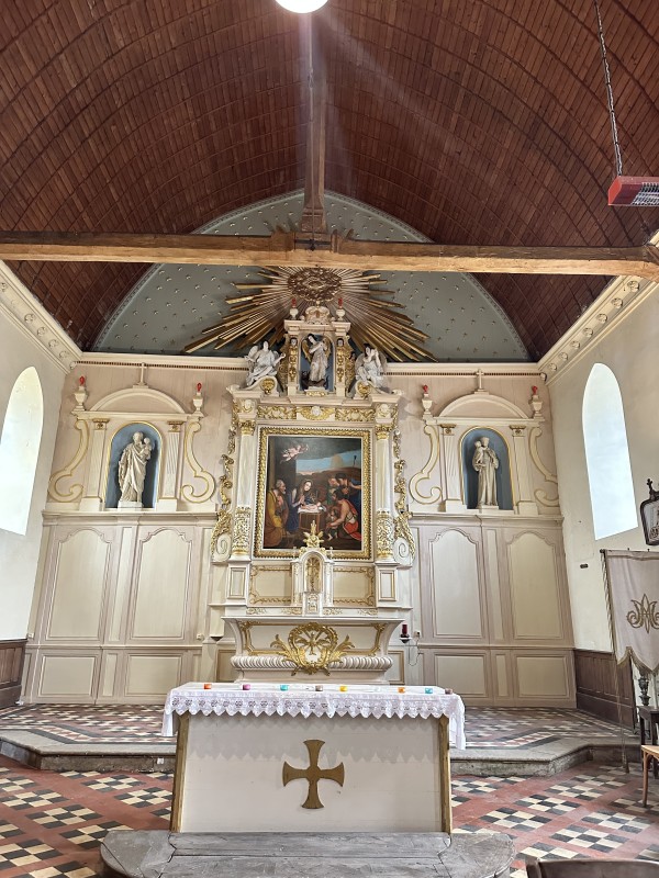 Atelier Giordani - Conservation - Restauration
Edifice – Mobilier - Sculpture – Objets d’art – Moulage –
Pierre, bois métal, polychromie et dorure - Conservation restauration du décor peint sur lambris, de l'ensemble retable maître-autel et boiseries latérales - Bois polychrome - - Dépose/repose totale du retable, du tableau, des parties basses des boiseries latérales et de certaines lames de lambris
- Révision et reprise des fixations de la structure
- Extraction et passivation des éléments ferreux
- Apposition de feuillard de plomb pour isolation du sol
- Remplacement à l’identique des boiseries altérées
- Réintégration des manquants : étoiles et éléments de décors par résine époxydique moulée ou greffes de bois de même essence
-Comblements des fissures
- Dépoussiérage et nettoyage de la crasse indurée
- Refixage des zones soulevées et écaillées de la polychromie
- Masticage des lacunes au modostuc 
- Réintégration colorée des lacunes de polychromie 
- Remise en teinte harmonieuse des boiseries latérales par la réalisation d’un jus
- Réintégration de la dorure par mixtion et or mica
- Application de cire microcristalline pour l'emmarchement