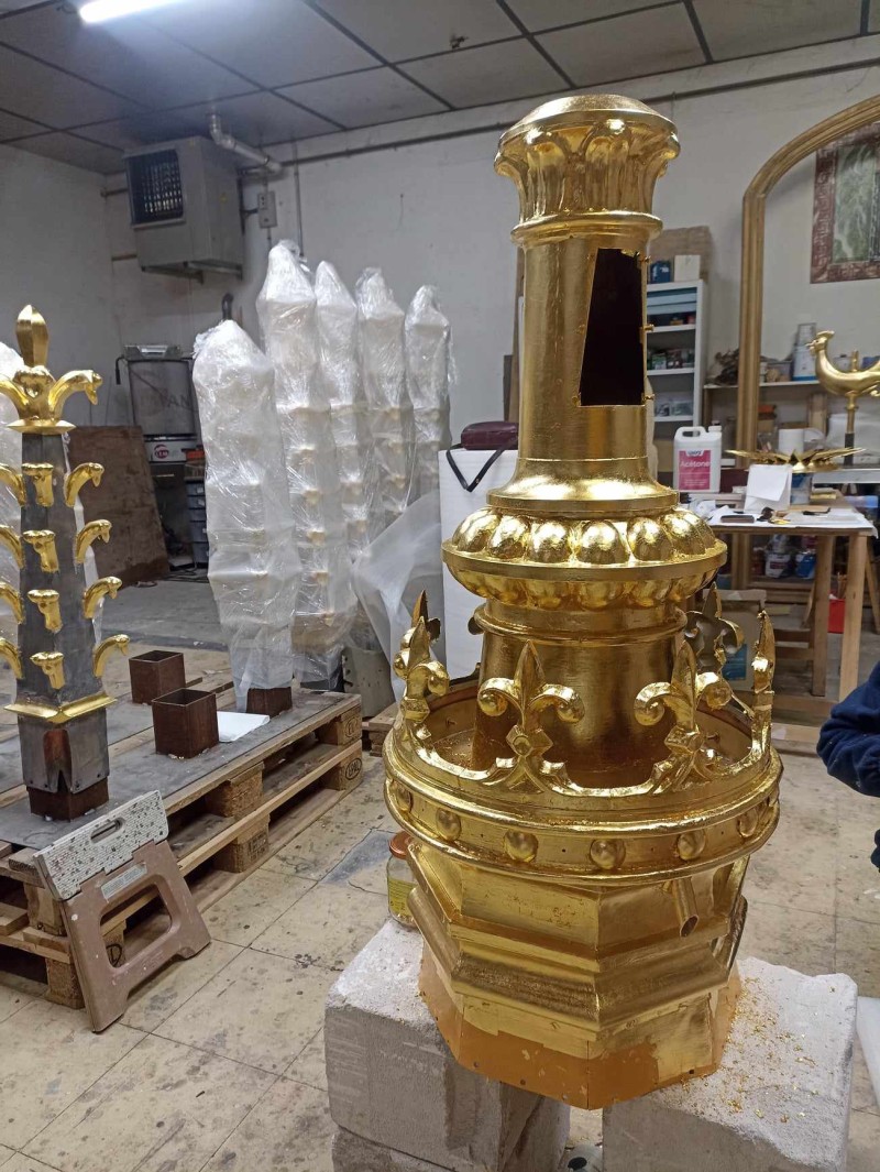 Atelier Giordani - Conservation - Restauration
Edifice – Mobilier - Sculpture – Objets d’art – Moulage –
Pierre, bois métal, polychromie et dorure - Dorure dôme Basilique Notre Dame de Bon-secours - Dorure à la mixtion - Application de la peinture d’accroche
Application de la peinture teinté ocre jaune
Application de la mixtion
Pose des feuilles d’or libres et encollées puis époussetage
Retouches or mica
Matage