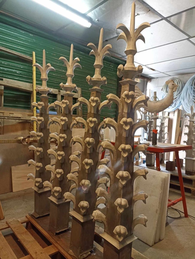 Atelier Giordani - Conservation - Restauration
Edifice – Mobilier - Sculpture – Objets d’art – Moulage –
Pierre, bois métal, polychromie et dorure - Dorure dôme Basilique Notre Dame de Bon-secours - Dorure à la mixtion - Application de la peinture d’accroche
Application de la peinture teinté ocre jaune
Application de la mixtion
Pose des feuilles d’or libres et encollées puis époussetage
Retouches or mica
Matage