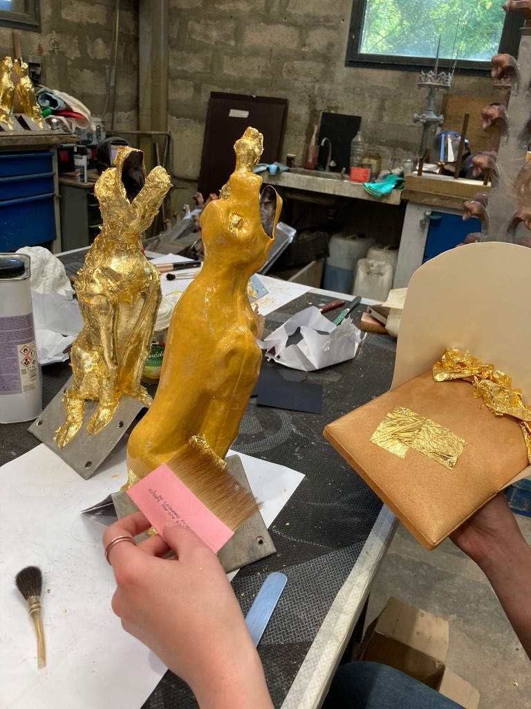 Atelier Giordani - Conservation - Restauration
Edifice – Mobilier - Sculpture – Objets d’art – Moulage –
Pierre, bois métal, polychromie et dorure - Dorure dôme Basilique Notre Dame de Bon-secours - Dorure à la mixtion - Application de la peinture d’accroche
Application de la peinture teinté ocre jaune
Application de la mixtion
Pose des feuilles d’or libres et encollées puis époussetage
Retouches or mica
Matage