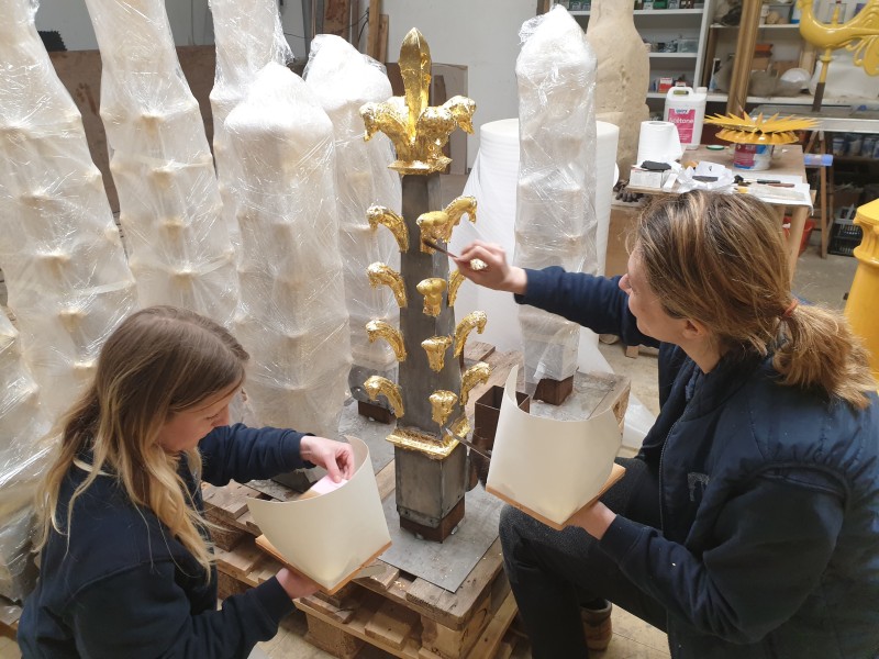 Atelier Giordani - Conservation - Restauration
Edifice – Mobilier - Sculpture – Objets d’art – Moulage –
Pierre, bois métal, polychromie et dorure - Dorure dôme Basilique Notre Dame de Bon-secours - Dorure à la mixtion - Application de la peinture d’accroche
Application de la peinture teinté ocre jaune
Application de la mixtion
Pose des feuilles d’or libres et encollées puis époussetage
Retouches or mica
Matage