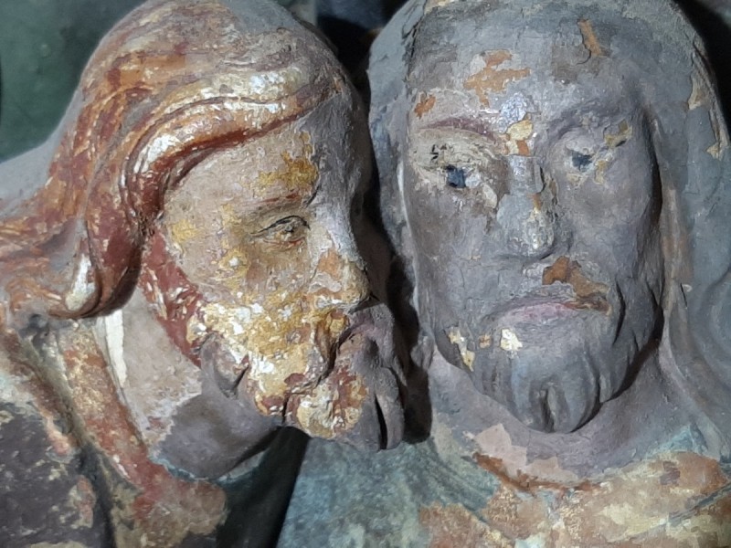 Atelier Giordani - Conservation - Restauration
Edifice – Mobilier - Sculpture – Objets d’art – Moulage –
Pierre, bois métal, polychromie et dorure - Conservation-restauration générale du choeur : Retable majeur et son maître-autel - Pierre calcaire, maçonnerie et plâtre, bois ; décors peints, dorés et argentés - OPÉRATIONS RÉALISÉES
-	Dépoussiérage, refixage, nettoyage
-	Comblement des lacunes, ragréage et masticage
-	Restitution d’éléments manquants par prise d’empreinte et moulage
-	Dégagement mécanique par clivage au scalpel
-	Allègement de la bronzine
-	Retouches sur les décors peints, dorés (or mica) et argentés (argent minéral Iriodin)
-	Dorure à la mixtion
-	Restitution des fonds (peinture acrylique) à partir de sondages
-	Patines d’harmonisation