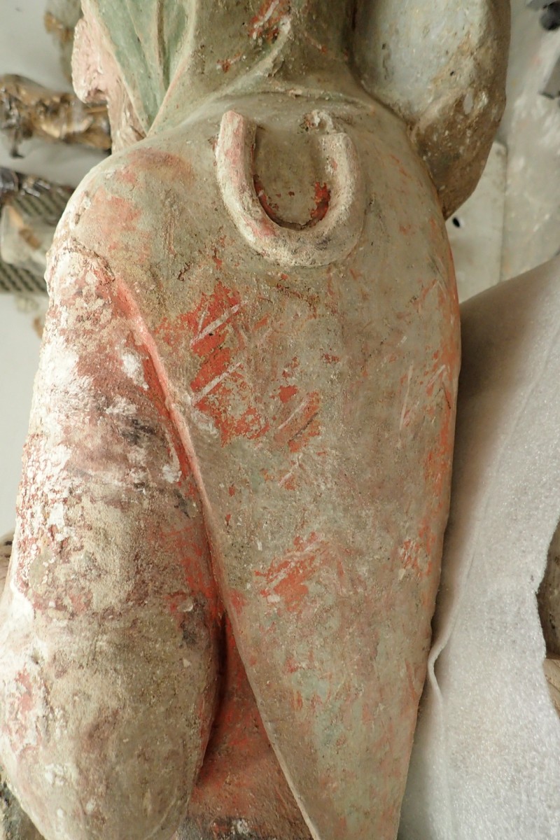 Atelier Giordani - Conservation - Restauration
Edifice – Mobilier - Sculpture – Objets d’art – Moulage –
Pierre, bois métal, polychromie et dorure - Restauration de deux statues de l’église de Saint-Etienne - Restauration de deux statues retrouvées enfouies dans la terre dans l’église Saint-Etienne de Mareil Marly - OPÉRATIONS RÉALISÉES : 

- Nettoyage et élimination minutieuse des dépôts de terre dus à l’enfouissement. 
- Fixage de la polychromie écaillante. 
- Élimination des anciennes tiges métalliques oxydées servant originellement de liaisonnement. 
- Élimination d’efflorescence de plâtre sur la statue de Saint Etienne. Assemblage des fragments, comblements des lacunes du support et ragréages.
- Dégagement de la polychromie par clivage au scalpel sous lunettes binoculaires après la réalisation d’études stratigraphiques préalables, réintégrations colorées et retouches.
- Réalisation de socle peint en ton pierre pour la présentation des statues et repose sécurisée de celles-ci à leur nouvel emplacement au sein de l’église.