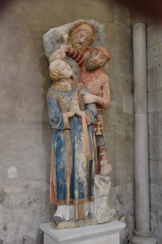 Atelier Giordani - Conservation - Restauration
Edifice – Mobilier - Sculpture – Objets d’art – Moulage –
Pierre, bois métal, polychromie et dorure - Restauration de deux statues de l’église de Saint-Etienne - Restauration de deux statues retrouvées enfouies dans la terre dans l’église Saint-Etienne de Mareil Marly - OPÉRATIONS RÉALISÉES : 

- Nettoyage et élimination minutieuse des dépôts de terre dus à l’enfouissement. 
- Fixage de la polychromie écaillante. 
- Élimination des anciennes tiges métalliques oxydées servant originellement de liaisonnement. 
- Élimination d’efflorescence de plâtre sur la statue de Saint Etienne. Assemblage des fragments, comblements des lacunes du support et ragréages.
- Dégagement de la polychromie par clivage au scalpel sous lunettes binoculaires après la réalisation d’études stratigraphiques préalables, réintégrations colorées et retouches.
- Réalisation de socle peint en ton pierre pour la présentation des statues et repose sécurisée de celles-ci à leur nouvel emplacement au sein de l’église.