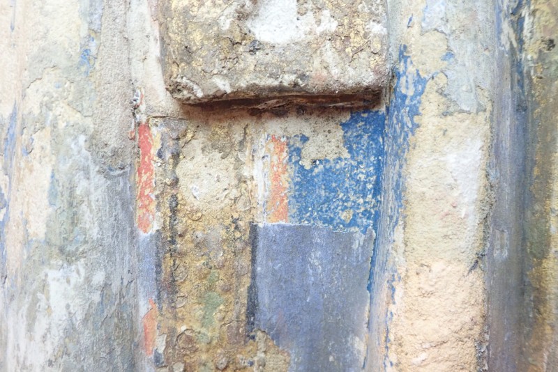 Atelier Giordani - Conservation - Restauration
Edifice – Mobilier - Sculpture – Objets d’art – Moulage –
Pierre, bois métal, polychromie et dorure - Restauration de deux statues de l’église de Saint-Etienne - Restauration de deux statues retrouvées enfouies dans la terre dans l’église Saint-Etienne de Mareil Marly - OPÉRATIONS RÉALISÉES : 

- Nettoyage et élimination minutieuse des dépôts de terre dus à l’enfouissement. 
- Fixage de la polychromie écaillante. 
- Élimination des anciennes tiges métalliques oxydées servant originellement de liaisonnement. 
- Élimination d’efflorescence de plâtre sur la statue de Saint Etienne. Assemblage des fragments, comblements des lacunes du support et ragréages.
- Dégagement de la polychromie par clivage au scalpel sous lunettes binoculaires après la réalisation d’études stratigraphiques préalables, réintégrations colorées et retouches.
- Réalisation de socle peint en ton pierre pour la présentation des statues et repose sécurisée de celles-ci à leur nouvel emplacement au sein de l’église.