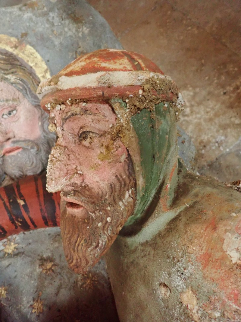 Atelier Giordani - Conservation - Restauration
Edifice – Mobilier - Sculpture – Objets d’art – Moulage –
Pierre, bois métal, polychromie et dorure - Restauration de deux statues de l’église de Saint-Etienne - Restauration de deux statues retrouvées enfouies dans la terre dans l’église Saint-Etienne de Mareil Marly - OPÉRATIONS RÉALISÉES : 

- Nettoyage et élimination minutieuse des dépôts de terre dus à l’enfouissement. 
- Fixage de la polychromie écaillante. 
- Élimination des anciennes tiges métalliques oxydées servant originellement de liaisonnement. 
- Élimination d’efflorescence de plâtre sur la statue de Saint Etienne. Assemblage des fragments, comblements des lacunes du support et ragréages.
- Dégagement de la polychromie par clivage au scalpel sous lunettes binoculaires après la réalisation d’études stratigraphiques préalables, réintégrations colorées et retouches.
- Réalisation de socle peint en ton pierre pour la présentation des statues et repose sécurisée de celles-ci à leur nouvel emplacement au sein de l’église.