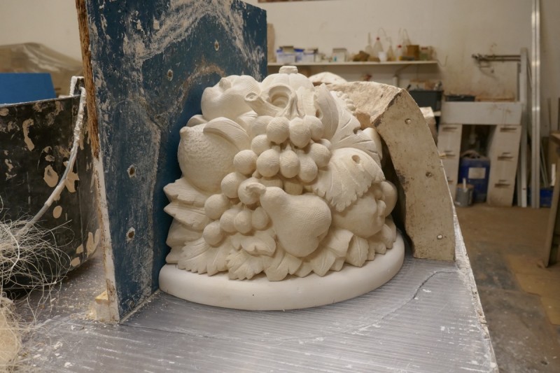 Atelier Giordani - Conservation - Restauration
Edifice – Mobilier - Sculpture – Objets d’art – Moulage –
Pierre, bois métal, polychromie et dorure - Moulage des deux vases, restauration du piédestal - Originaux en pierre calcaire - OPÉRATIONS RÉALISÉES
-	Moulage complet du socle d’après modèle en pierre 
-	Réalisation d’une chape en élastomère silicone pour l’empreinte
-	Réalisation d’un contre-moule à pièce en plâtre et filasse
-	Démontage du moule et remontage
- Tirage d’un exemplaire en micro-béton, et patine d’harmonisation 
- Transport, pose, fixation et scellement