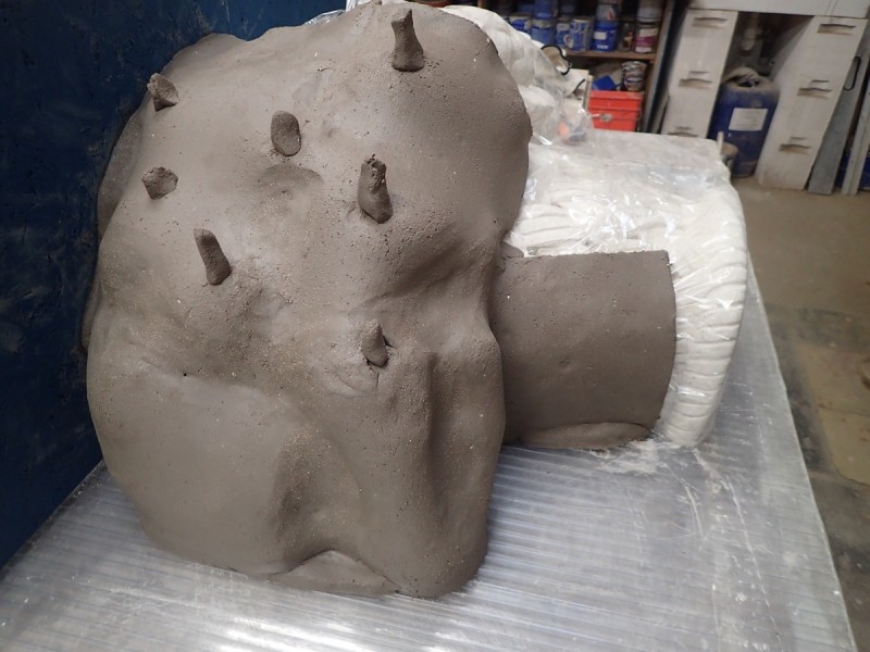 Atelier Giordani - Conservation - Restauration
Edifice – Mobilier - Sculpture – Objets d’art – Moulage –
Pierre, bois métal, polychromie et dorure - Moulage des deux vases, restauration du piédestal - Originaux en pierre calcaire - OPÉRATIONS RÉALISÉES
-	Moulage complet du socle d’après modèle en pierre 
-	Réalisation d’une chape en élastomère silicone pour l’empreinte
-	Réalisation d’un contre-moule à pièce en plâtre et filasse
-	Démontage du moule et remontage
- Tirage d’un exemplaire en micro-béton, et patine d’harmonisation 
- Transport, pose, fixation et scellement