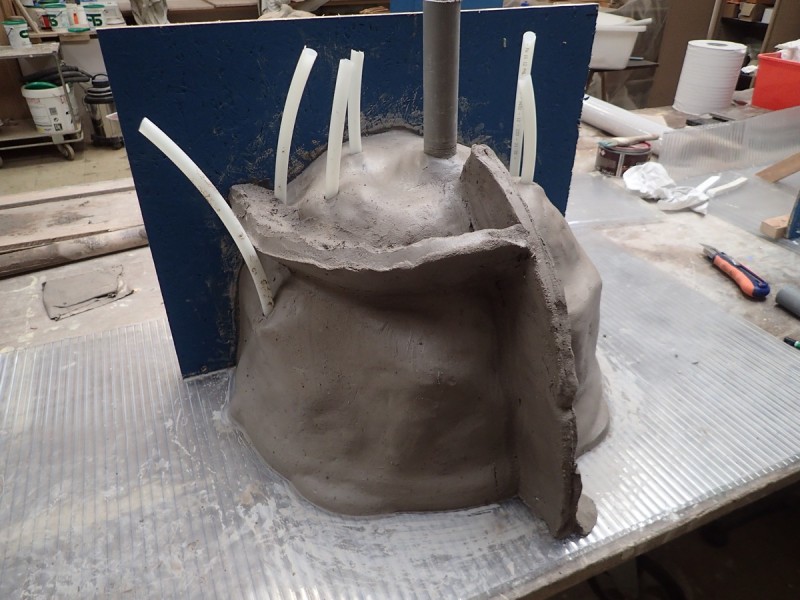 Atelier Giordani - Conservation - Restauration
Edifice – Mobilier - Sculpture – Objets d’art – Moulage –
Pierre, bois métal, polychromie et dorure - Moulage des deux vases, restauration du piédestal - Originaux en pierre calcaire - OPÉRATIONS RÉALISÉES
-	Moulage complet du socle d’après modèle en pierre 
-	Réalisation d’une chape en élastomère silicone pour l’empreinte
-	Réalisation d’un contre-moule à pièce en plâtre et filasse
-	Démontage du moule et remontage
- Tirage d’un exemplaire en micro-béton, et patine d’harmonisation 
- Transport, pose, fixation et scellement