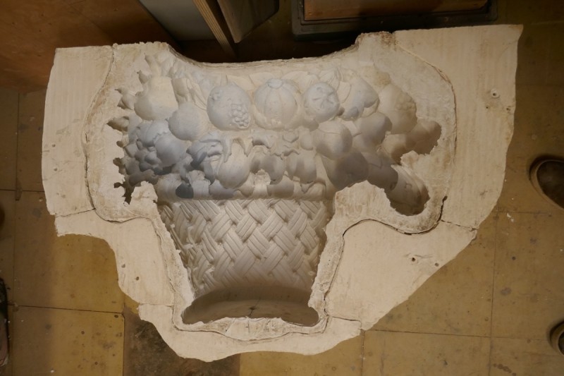 Atelier Giordani - Conservation - Restauration
Edifice – Mobilier - Sculpture – Objets d’art – Moulage –
Pierre, bois métal, polychromie et dorure - Moulage des deux vases, restauration du piédestal - Originaux en pierre calcaire - OPÉRATIONS RÉALISÉES
-	Moulage complet du socle d’après modèle en pierre 
-	Réalisation d’une chape en élastomère silicone pour l’empreinte
-	Réalisation d’un contre-moule à pièce en plâtre et filasse
-	Démontage du moule et remontage
- Tirage d’un exemplaire en micro-béton, et patine d’harmonisation 
- Transport, pose, fixation et scellement