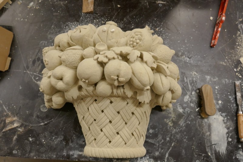 Atelier Giordani - Conservation - Restauration
Edifice – Mobilier - Sculpture – Objets d’art – Moulage –
Pierre, bois métal, polychromie et dorure - Moulage des deux vases, restauration du piédestal - Originaux en pierre calcaire - OPÉRATIONS RÉALISÉES
-	Moulage complet du socle d’après modèle en pierre 
-	Réalisation d’une chape en élastomère silicone pour l’empreinte
-	Réalisation d’un contre-moule à pièce en plâtre et filasse
-	Démontage du moule et remontage
- Tirage d’un exemplaire en micro-béton, et patine d’harmonisation 
- Transport, pose, fixation et scellement
