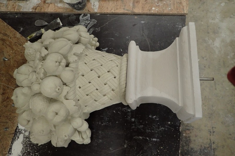 Atelier Giordani - Conservation - Restauration
Edifice – Mobilier - Sculpture – Objets d’art – Moulage –
Pierre, bois métal, polychromie et dorure - Moulage des deux vases, restauration du piédestal - Originaux en pierre calcaire - OPÉRATIONS RÉALISÉES
-	Moulage complet du socle d’après modèle en pierre 
-	Réalisation d’une chape en élastomère silicone pour l’empreinte
-	Réalisation d’un contre-moule à pièce en plâtre et filasse
-	Démontage du moule et remontage
- Tirage d’un exemplaire en micro-béton, et patine d’harmonisation 
- Transport, pose, fixation et scellement