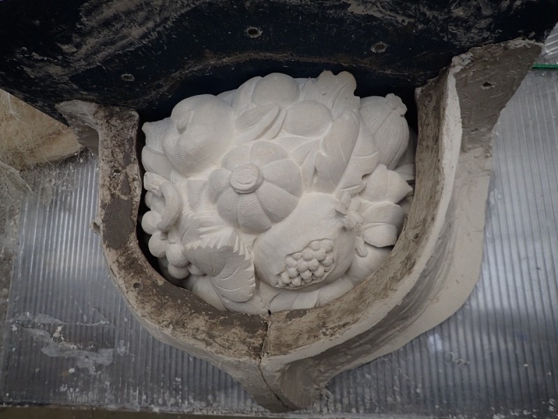 Atelier Giordani - Conservation - Restauration
Edifice – Mobilier - Sculpture – Objets d’art – Moulage –
Pierre, bois métal, polychromie et dorure - Moulage des deux vases, restauration du piédestal - Originaux en pierre calcaire - OPÉRATIONS RÉALISÉES
-	Moulage complet du socle d’après modèle en pierre 
-	Réalisation d’une chape en élastomère silicone pour l’empreinte
-	Réalisation d’un contre-moule à pièce en plâtre et filasse
-	Démontage du moule et remontage
- Tirage d’un exemplaire en micro-béton, et patine d’harmonisation 
- Transport, pose, fixation et scellement