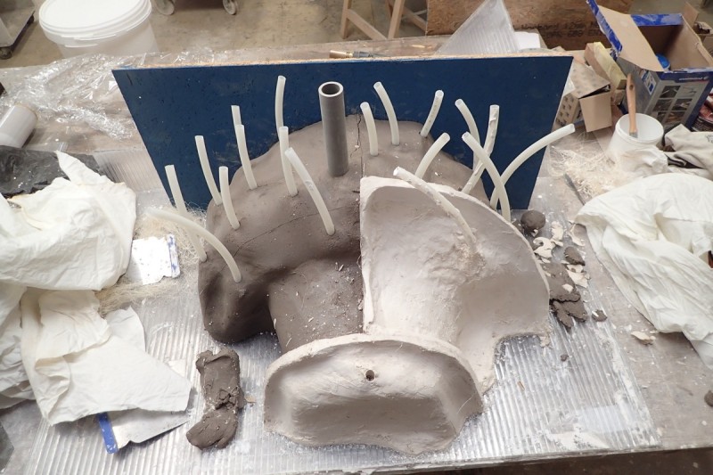 Atelier Giordani - Conservation - Restauration
Edifice – Mobilier - Sculpture – Objets d’art – Moulage –
Pierre, bois métal, polychromie et dorure - Moulage des deux vases, restauration du piédestal - Originaux en pierre calcaire - OPÉRATIONS RÉALISÉES
-	Moulage complet du socle d’après modèle en pierre 
-	Réalisation d’une chape en élastomère silicone pour l’empreinte
-	Réalisation d’un contre-moule à pièce en plâtre et filasse
-	Démontage du moule et remontage
- Tirage d’un exemplaire en micro-béton, et patine d’harmonisation 
- Transport, pose, fixation et scellement