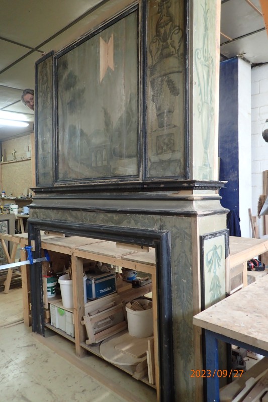Atelier Giordani - Conservation - Restauration
Edifice – Mobilier - Sculpture – Objets d’art – Moulage –
Pierre, bois métal, polychromie et dorure - Parloir de l'abbesse Abbaye de Verneuil sur Avre - Bois polychrome - -	Montage de l’échafaudage
-	Prise de côtes et mesures
-	Dépose des boiseries
-	Renfort structurel charpente
-	Traitement insecticide et fongicide de la charpente
-	Transport des panneaux en ateliers
-	Dépoussiérage
-	Purges et greffes
-	Consolidation chimique du support 
-	Révision des assemblages
-	Reprise des arasements et disjointoiements
-	Renforts structurels des panneaux
-	Comblements
-	Traitement insecticide des panneaux
-	Montage à blanc
-	Mise en peinture des montant et traverses
-	Dévernissage et retouche colorées des panneaux
-	Vernissage
-	Repose