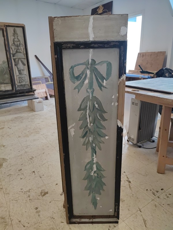 Atelier Giordani - Conservation - Restauration
Edifice – Mobilier - Sculpture – Objets d’art – Moulage –
Pierre, bois métal, polychromie et dorure - Parloir de l'abbesse Abbaye de Verneuil sur Avre - Bois polychrome - -	Montage de l’échafaudage
-	Prise de côtes et mesures
-	Dépose des boiseries
-	Renfort structurel charpente
-	Traitement insecticide et fongicide de la charpente
-	Transport des panneaux en ateliers
-	Dépoussiérage
-	Purges et greffes
-	Consolidation chimique du support 
-	Révision des assemblages
-	Reprise des arasements et disjointoiements
-	Renforts structurels des panneaux
-	Comblements
-	Traitement insecticide des panneaux
-	Montage à blanc
-	Mise en peinture des montant et traverses
-	Dévernissage et retouche colorées des panneaux
-	Vernissage
-	Repose