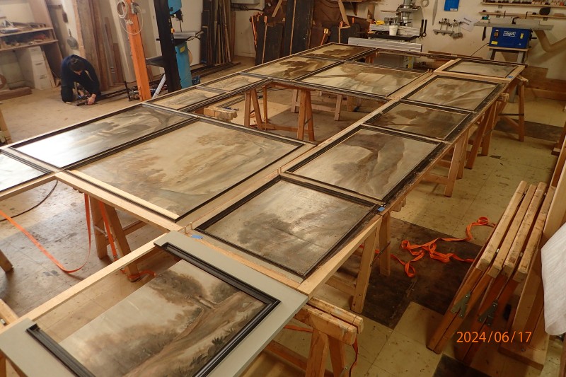 Atelier Giordani - Conservation - Restauration
Edifice – Mobilier - Sculpture – Objets d’art – Moulage –
Pierre, bois métal, polychromie et dorure - Parloir de l'abbesse Abbaye de Verneuil sur Avre - Bois polychrome - -	Montage de l’échafaudage
-	Prise de côtes et mesures
-	Dépose des boiseries
-	Renfort structurel charpente
-	Traitement insecticide et fongicide de la charpente
-	Transport des panneaux en ateliers
-	Dépoussiérage
-	Purges et greffes
-	Consolidation chimique du support 
-	Révision des assemblages
-	Reprise des arasements et disjointoiements
-	Renforts structurels des panneaux
-	Comblements
-	Traitement insecticide des panneaux
-	Montage à blanc
-	Mise en peinture des montant et traverses
-	Dévernissage et retouche colorées des panneaux
-	Vernissage
-	Repose