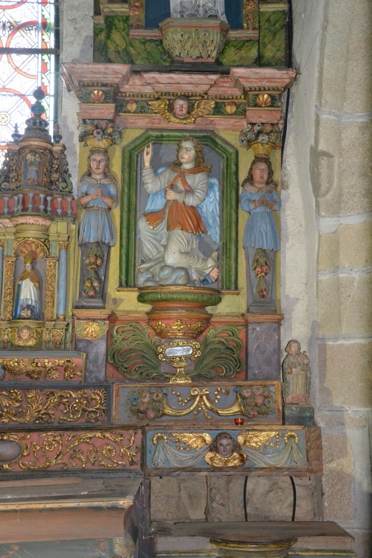 Atelier Giordani - Conservation - Restauration
Edifice – Mobilier - Sculpture – Objets d’art – Moulage –
Pierre, bois métal, polychromie et dorure - Restauration du retable majeur de l’église Saint Agapit - Récupération du retable déposé en urgence et entreposé en caisse à cause de son état de péril important - Restauration du retable en bois et consolidation de la structure très endommagée. Reprise de nombreux manques de mouluration et de décor sculpté (feuillage, balustres…), avec restitution des manques par greffes sculptés et moulages. Créations de renforts menuisés pour prévenir la reprise des affaissements constatés.

Restauration de l’ensemble des statues et de la polychromie du retable : nettoyage, consolidation du support, masticages et retouche de polychromie.

Remontage de l’ensemble du retable dans l’église, avec ajustements sur place et retouches pour une parfaite finition.