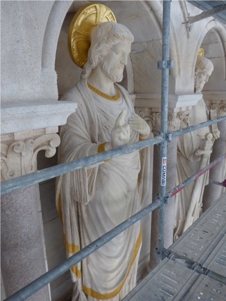 Atelier Giordani - Conservation - Restauration
Edifice – Mobilier - Sculpture – Objets d’art – Moulage –
Pierre, bois métal, polychromie et dorure - Restauration de la travée centrale et du porche de la façade sud - Pierre, marbre et dorure - - Consolidation chimique de la pierre
- Nettoyage par micro gommage
- Traitement des marbres
- Purges, comblement et ragréages 
- Dorure à la feuille d'or
- Patine d'harmonisation