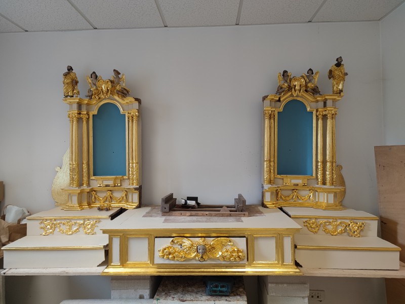 Atelier Giordani - Conservation - Restauration
Edifice – Mobilier - Sculpture – Objets d’art – Moulage –
Pierre, bois métal, polychromie et dorure - Restauration du tabernacle de l'Eglise Saint Martin - Bois polychrome et dorure - - Refixage de polychromie
- Dépoussiérage sous aspiration contrôlée
- Nettoyage de la polychromie et des dorures
- Masticage des lacunes de surface
- Réintégration colorée
- Dorure à la mixtion
- Vernissage de protection