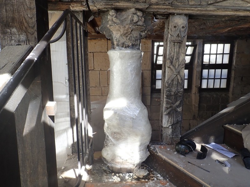 Atelier Giordani - Conservation - Restauration
Edifice – Mobilier - Sculpture – Objets d’art – Moulage –
Pierre, bois métal, polychromie et dorure - Restauration des éléments en bois sculpté et des colonnes et dalles gravées en pierre - Bois sculpté et pierre - OPÉRATIONS RÉALISÉES
Bois sculpté :
- Dépose partielle 
- Traitement insecticide curatif et préventif
- Renfort et doublage
- Greffes de sculptures, pose de flipots
- Bouchage
- Retouche
- Protection finale