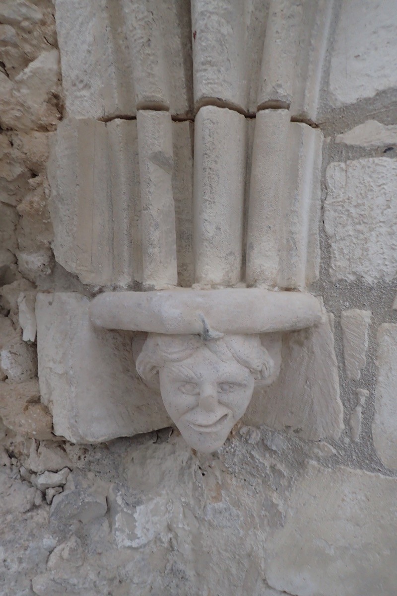 Atelier Giordani - Conservation - Restauration
Edifice – Mobilier - Sculpture – Objets d’art – Moulage –
Pierre, bois métal, polychromie et dorure - Restauration des ruines des bâtiments conventuels et du chœur de l’église Notre-Dame -  - OPÉRATIONS RÉALISÉES
- Dépoussiérage
- Pré-consolidation
- Traitement biocide
- Nettoyage par micro gommage
- Nettoyage filmogène au latex
- Consolidation
- Purge des supports de ragréages
- Ragréages
- Estampage
- Bouchons sculptés
- Rejointoiement
- Collage, renforts et goujonnage
- Sculpture en pierre neuve
- Patine