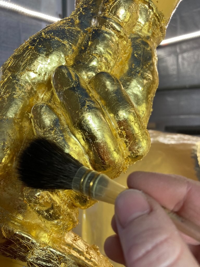 Atelier Giordani - Conservation - Restauration
Edifice – Mobilier - Sculpture – Objets d’art – Moulage –
Pierre, bois métal, polychromie et dorure - Dorure de la statue équestre de Jeanne d'Arc - Dorure à la mixtion - Microsablage du support
Application de la couche d'accroche
Application de la peinture ocre de préparation
Application de la mixtion
Pose de la feuille d'or libre et encollée et époussetage
Matage