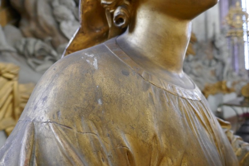 Atelier Giordani - Conservation - Restauration
Edifice – Mobilier - Sculpture – Objets d’art – Moulage –
Pierre, bois métal, polychromie et dorure - Restauration et soclage de la Vierge à l’Enfant - Bois doré, mixtion et détrempe - OPÉRATIONS RÉALISÉES
- Nettoyage chimique 
- Mastics traditionnels craie-colle et modostucs®
- Consolidation du  bois
- Restitution et compléments par moulage
- Réintégration à la feuille d’or et patine d’harmonisation
- Réintégrations colorées à l’or minéral 
- Réalisation d’un socle mobile en chêne teinté qui encastre et conserve le système d’origine